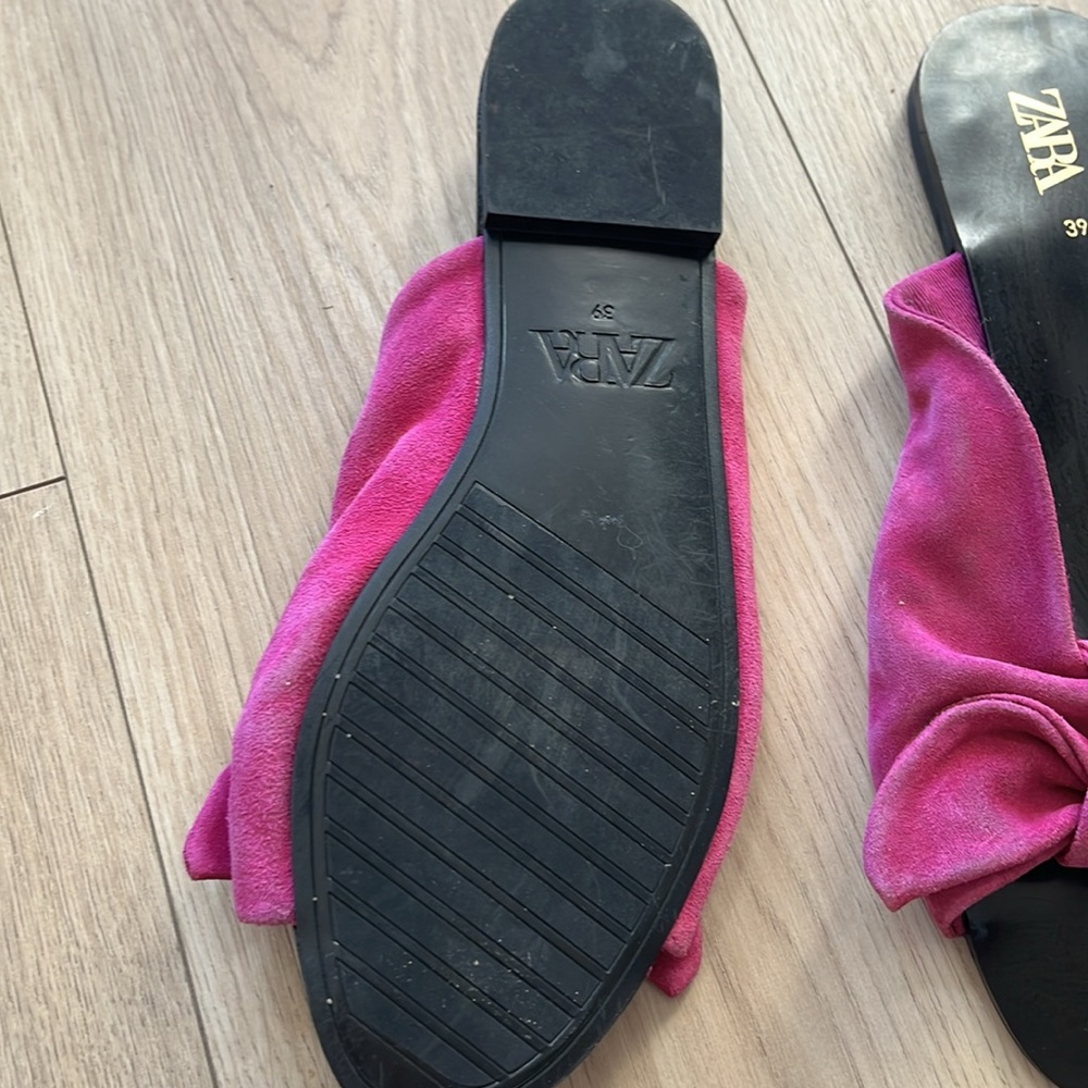 Zara slides - Picture 2 of 3